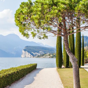 The best walks on Lake Garda: discover the paths not to be missed